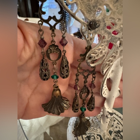 Silver post earrings vintage! Has purple and green stones! So sweet dangling! - Picture 2 of 8